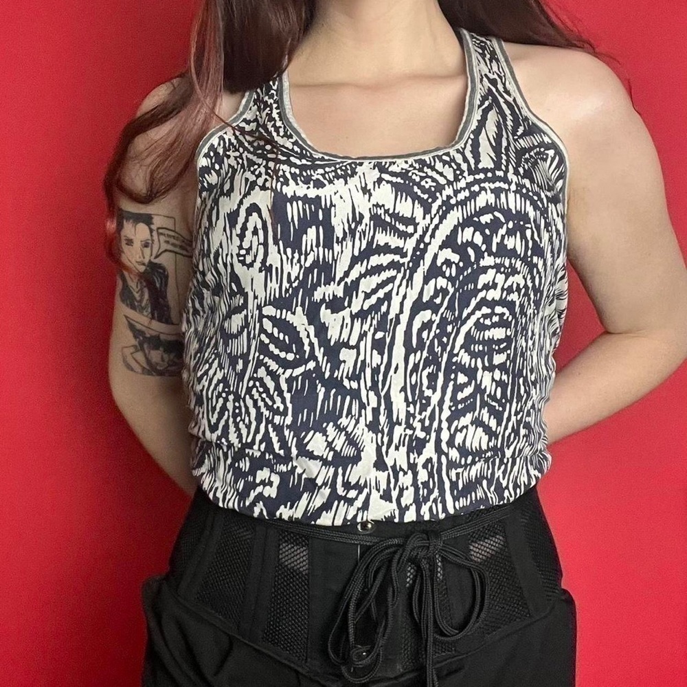 Funky grey / blue and white tank top  🖤🤍​​​​​​​​​​​​​​​​​​​​​​​